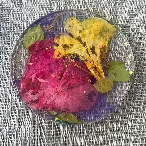 Handmade Pressed Flower Coaster Set and Holder Round Vibrant - Picture 6 of 16